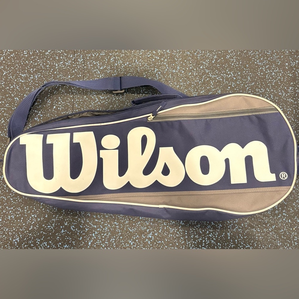 Wilson Sports Bag in Navy and Beige LIGHTLY used great condition
